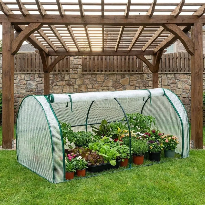 Mini Serre de Balcon AIRA — housse protectrice, ambiance terrasse minimaliste