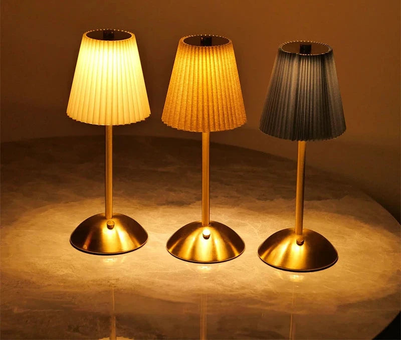 Lampe Plissée Sans Fil AIRA — lumière nomade, ambiance intérieur minimaliste (vue 2)
